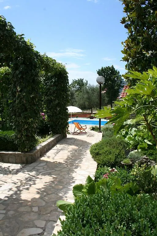 Apartments Petricic With Swimming Pool Icici
